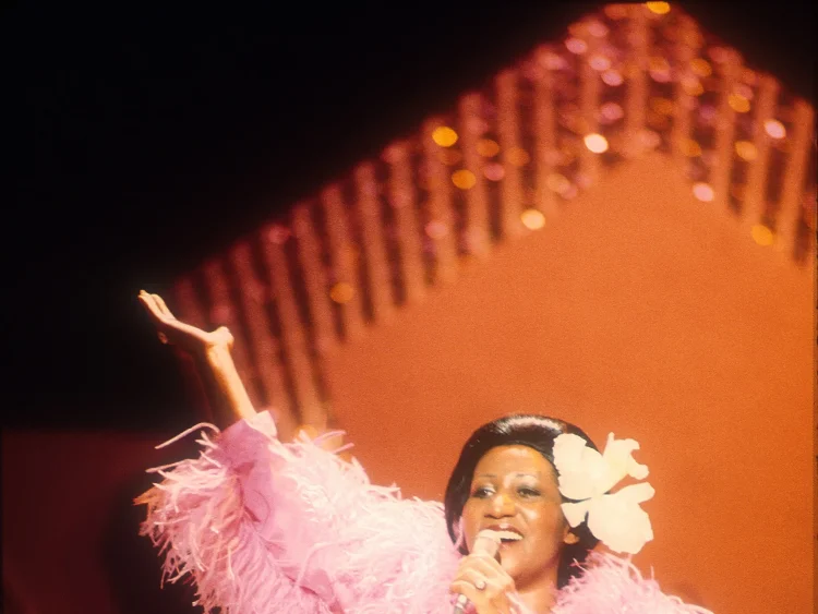 : The Iconic Red Dress: Aretha Franklin’s Timeless Fashion Statement